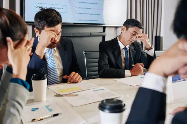 Business team facing performance marketing challenges